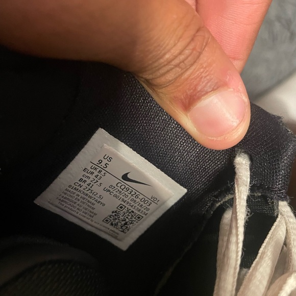 Kyries 7 size 9'5 - Picture 5 of 8